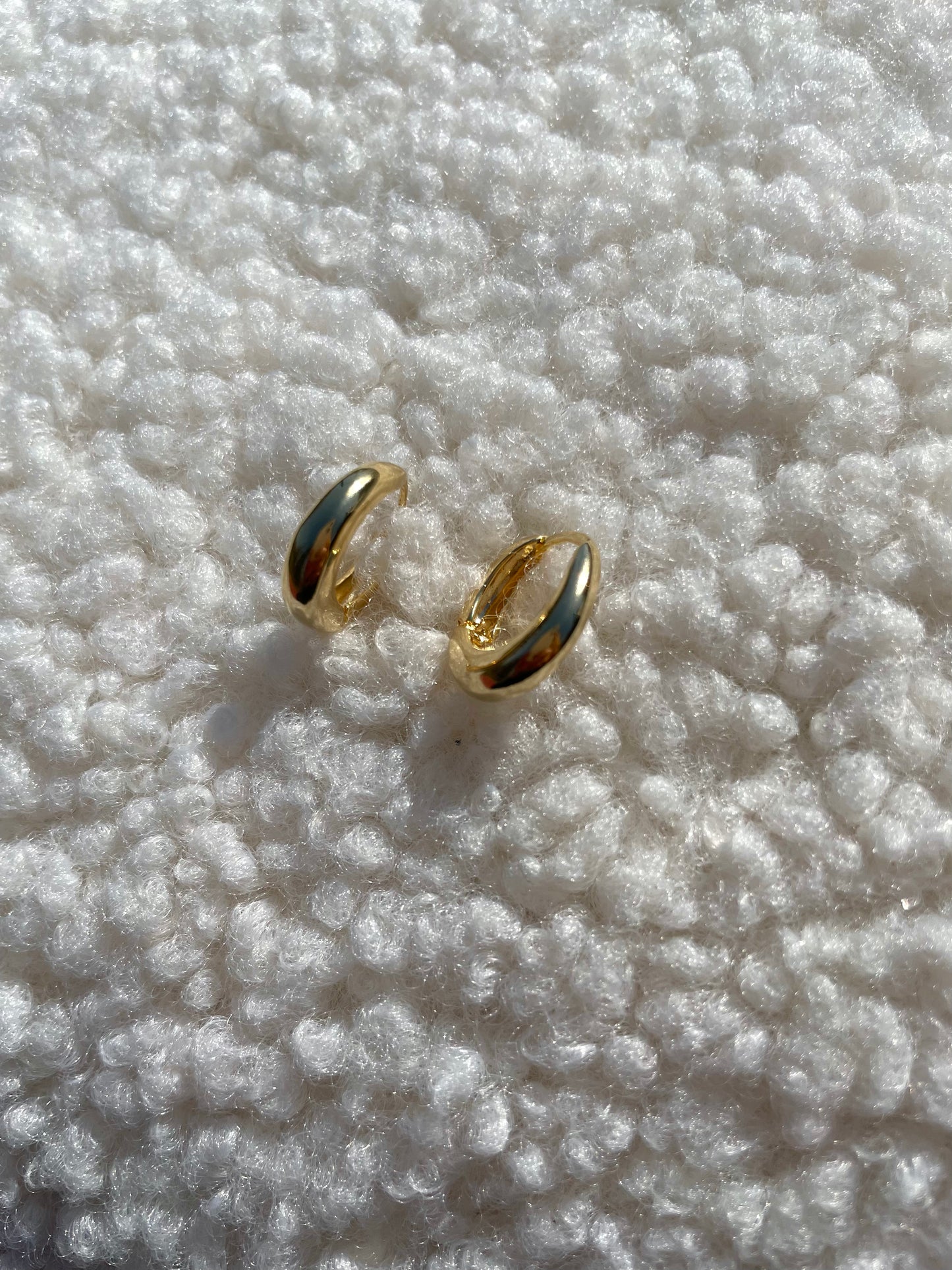 Groovy 18k Gold Filled Hoops